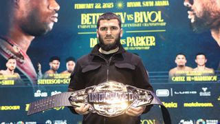 Artur Beterbiev carries the sledgehammer, but the undisputed king has all the tools in his arsenal (boxing). Photo by Mark Robinson/Matchroom