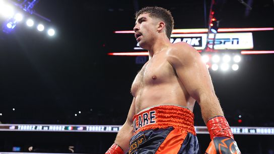Richard Torrez Jr. continues path toward heavyweight stardom with critical bout against Guido Vianello. Photo by Mikey Williams/Top Rank