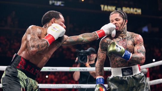 Lamont Roach (L) lands a jab on Gervonta Davis Saturday. Lamont Roach (L) lands a jab on Gervonta Davis Saturday.