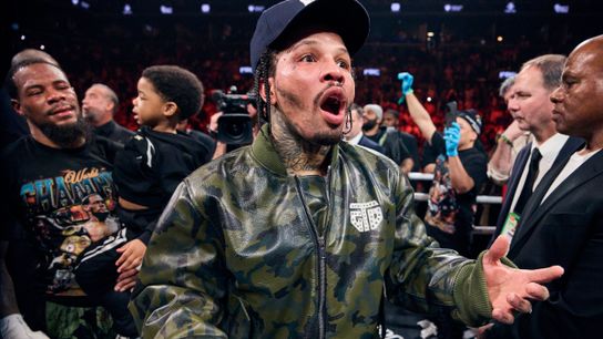 Referee's missed knockdown call allows Gervonta Davis to escape Lamont Roach with title still in tow (Boxing)