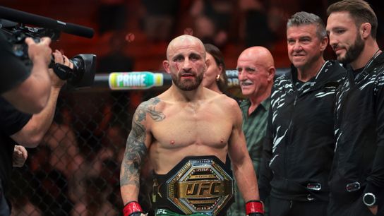 Alexander Volkanovski rebounds from back-to-back losses to claim featherweight belt. Photo by Sam Navarro/Imagn Images