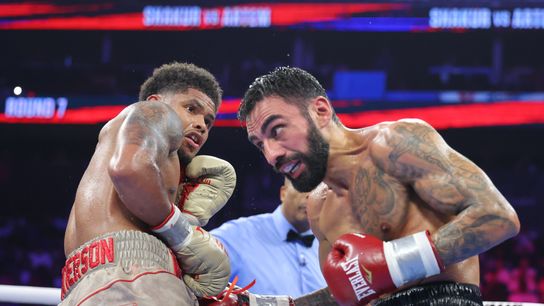Shakur Stevenson cruises to one-sided victory but ask yourself this: Would you get up at 3 in the morning to watch him fight? (boxing)